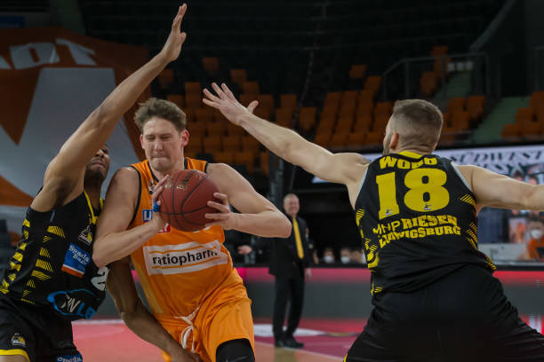 守反击如行 守反击如行